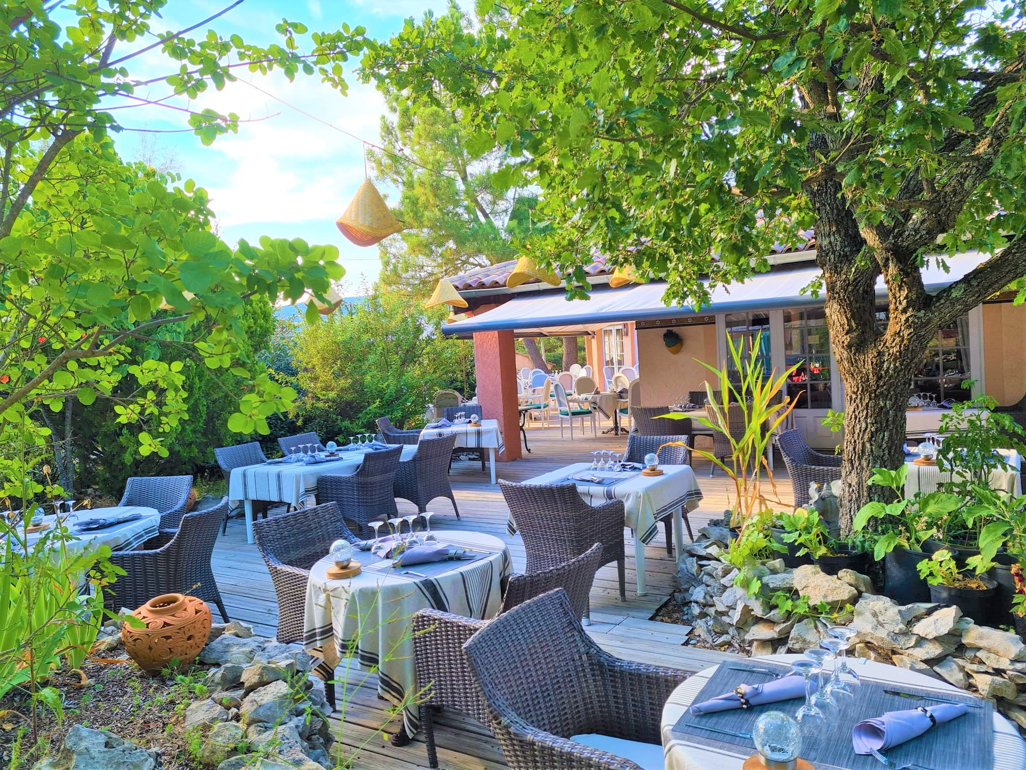 terrasse restaurant val de sault - appart hotel vaucluse